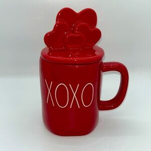 Rae Dunn XOXO Valentine's Coffee Mug with Heart Topper Lid NWT Red White